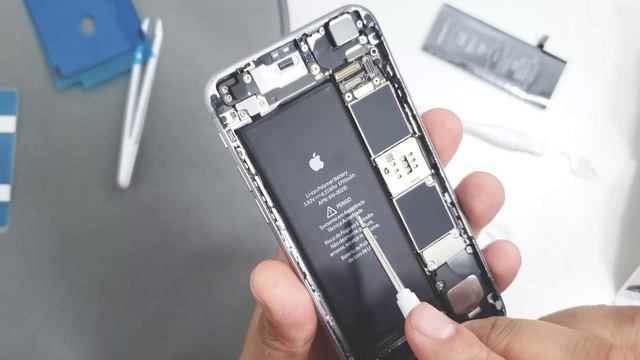 Comprei bateria iPhone 6S da China! Troquei e quase deu ruim... iPhone 6S bateria Aliexpress смотреть онлайн
