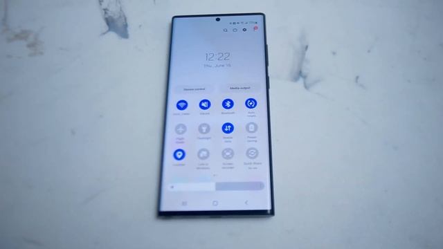 Samsung S22 Ultra - How to turn off screen rotation, lock portrait mode смотреть онлайн