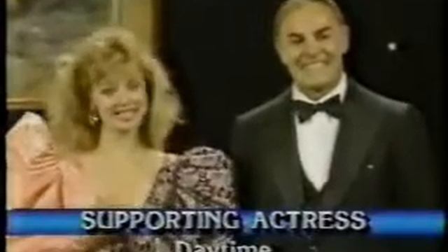 Best Supporting Actress Harley Jane Kozak Wins смотреть онлайн