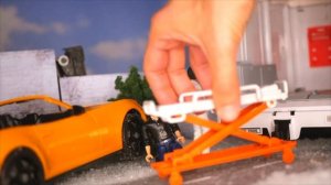 Bruder police toys Jeep Wrangler & Quad catch a badguy & put him in jail!