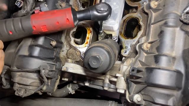 How To Replace an Oil Cooler/Oil Cooler Housing | Common 3.6 Pentastar Oil Leak Problem #dodge смотреть онлайн