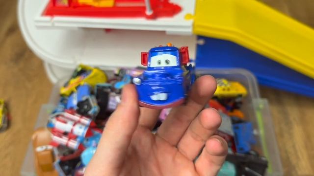 Looking For Lightning McQueen Cars: Lightning McQueen, Tow Mater, Doc Hudson, Sally, King, Jac Stor