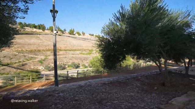 Jerusalem: Biblical Hill, The Valley of Hinnom, The Mount Zion Trench, The Wall Builders Garden. смотреть онлайн