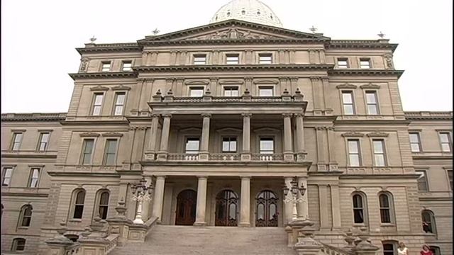 Lawmakers hope to close gaps in medical marijuana laws смотреть онлайн