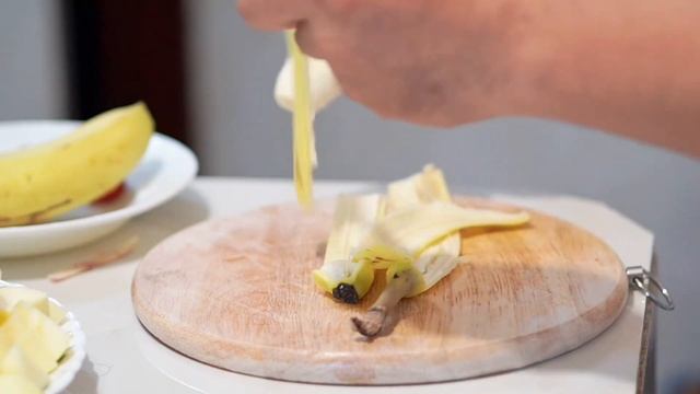 Apple, Banana and Strawberry smoothie. #food #healthy #blender смотреть онлайн