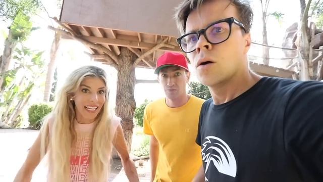 24 Hours Trapped in a Giant Tree House! (Hide and Seek Chase in Cold vs Hot Challenge) смотреть онлайн