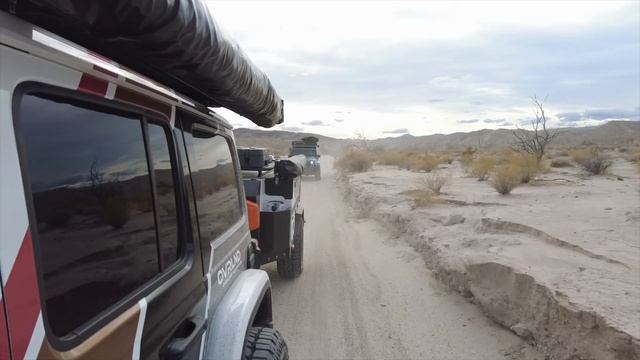 EPIC Desert Jeep Adventure! смотреть онлайн