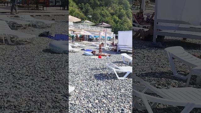 Пляж Туапсе 4 августа 24 года. Отдых на Черном море. смотреть онлайн