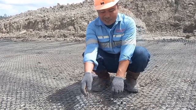 Anti Amblas Perbaikan Jalan Tambang Dengan Teknik Geogrid смотреть онлайн