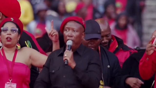 EFF leader Julius Malema calls on the liberation chants #effturns10 #juliusmalema смотреть онлайн
