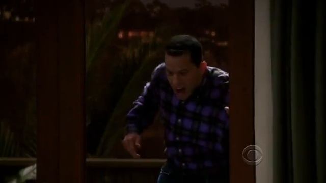 Two And A Half Men - Charlie Crashes Through A Window смотреть онлайн