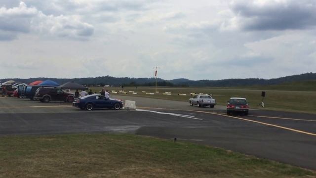 Dodge SRT4 vs. Viper Waynesburg Flashlight Drags at Waynesburg airport 8-9-15 www.PittsburghOil.com смотреть онлайн