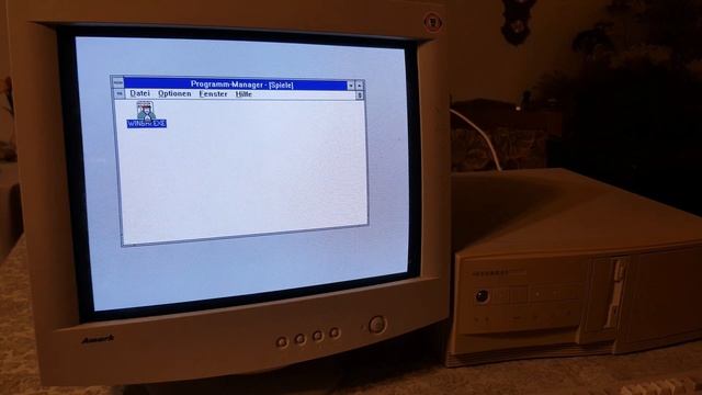 Vintage Hyundai Computer Starting Windows 3.1 смотреть онлайн