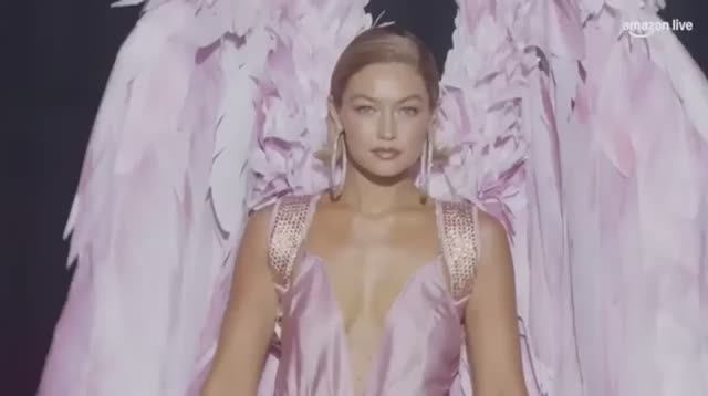 Виктория Сикрет 2024 триумфальное возвращение Victoria's Secret Fashion Show