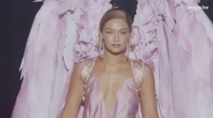 Виктория Сикрет 2024 триумфальное возвращение Victoria's Secret Fashion Show