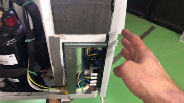 How does a Window AC work (Window air condition) смотреть онлайн