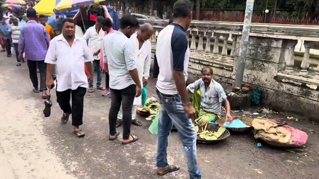 #126 | Dzieciaki jeżdżą na dachu pociągu😳 | Sylhet, BANGLADESZ 🇧🇩 | смотреть онлайн