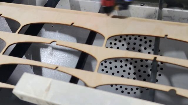 Тест вибраций лазерного станка на гравировке в 1000 мм/с смотреть онлайн