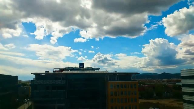 Time lapsed window moments at work - my office in Barcelona смотреть онлайн