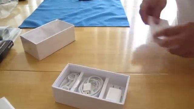 iPhone 4 Black 32GB Unboxing + Gel Case + Invisible Shield (2010-06-23).MOV смотреть онлайн