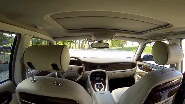 Jaguar Daimler Super V8 do ślubu смотреть онлайн