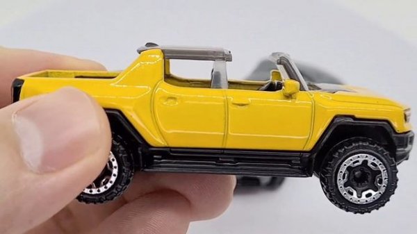 Hot Wheels 2022 G Case Picks -  Koenigsegg Gemera, GMC Hummer EV