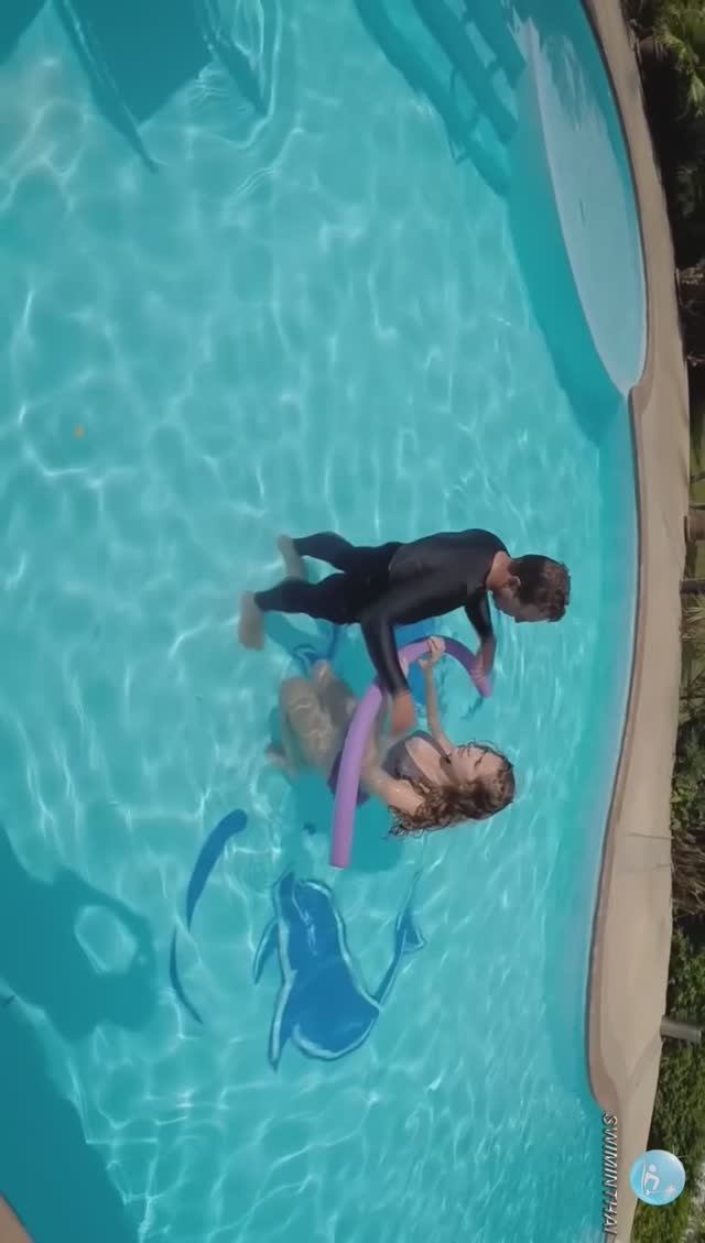 Как научиться держаться на плаву на спине: Упражнение №1 для начинающих смотреть онлайн