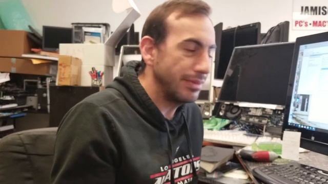 Windows 10 1803 Update (and Windows Updates) suck смотреть онлайн