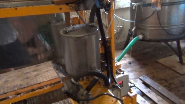 500+ Качаем мёд в цеху. смотреть онлайн