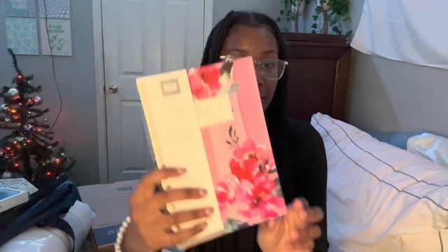 What I Got For Christmas 2022 (Marc Jacobs, Camera, Books, etc.) смотреть онлайн