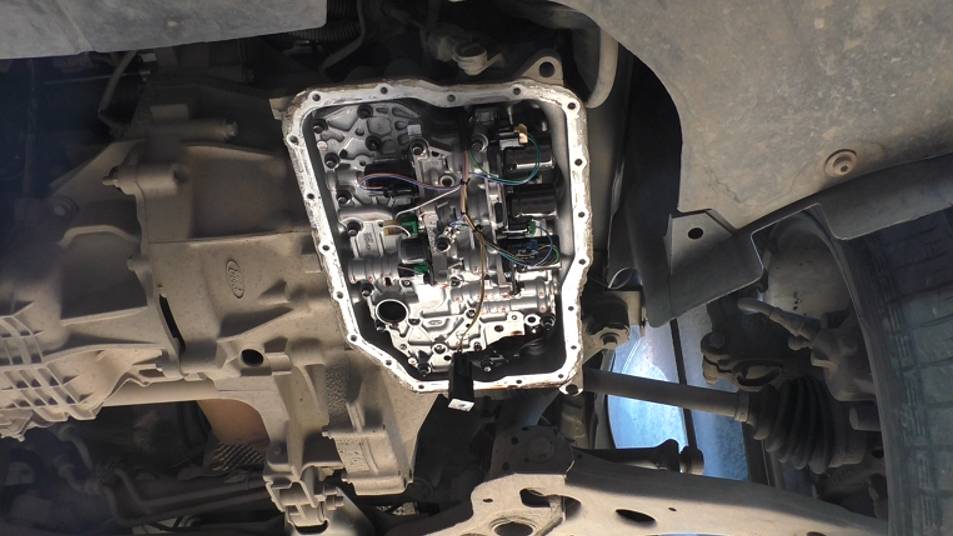 Замена масла и фильтра в АКПП на Ford Focus II 1,6 Форд Фокус 2006 смотреть онлайн