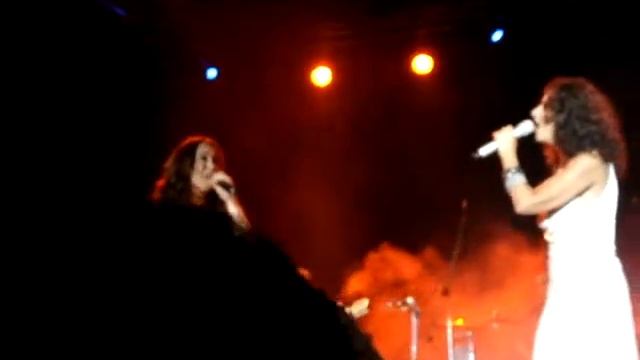 Ti Sou Kana Kai Pineis - Melina Aslanidou Live