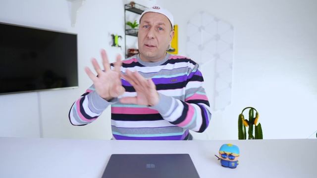 Microsoft Surface Laptop Go Review - What Nobody Tells You (3 MONTHS later) смотреть онлайн