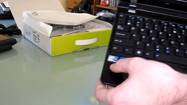 Asus Eee Pc 1201n Unboxing