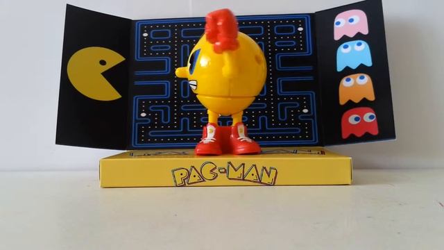 Pac-Man Yellow Spinner Figure on Custom Display Stand смотреть онлайн