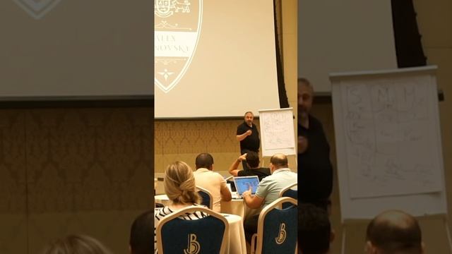 Менеджмент - это заставить людей делать то, чего они не хотят. смотреть онлайн