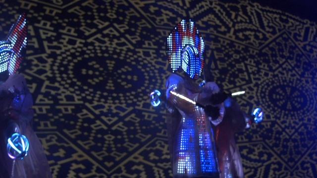 Russian show от Театра Salamandra смотреть онлайн