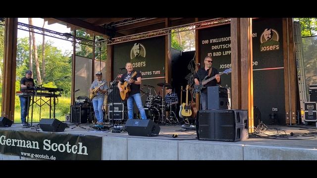 German Scotch Band in Bad Lippspringe Germany. "LATE NIGHT RADIO" смотреть онлайн