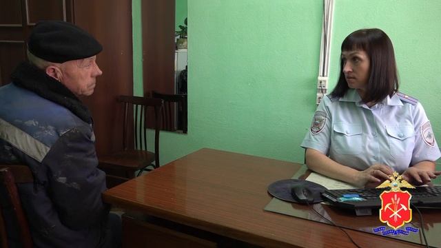 Прокопьевские полицейские задержали злоумышленника, который похитил мусорные контейнеры смотреть онлайн