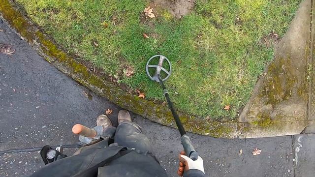 LIVE DIG ACTION!! XP Deus 2 "Sparky" program in the curb strip. смотреть онлайн