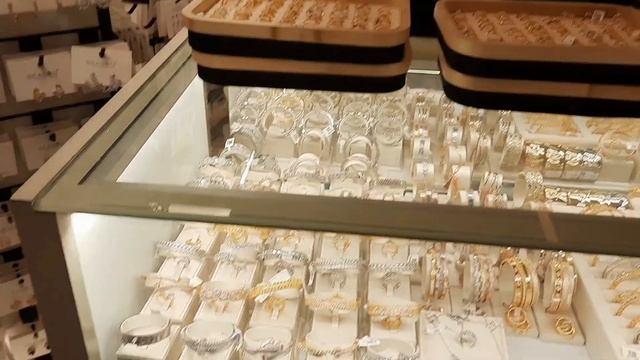 the view mall, window shopping 🛍 |lucille realitytv смотреть онлайн