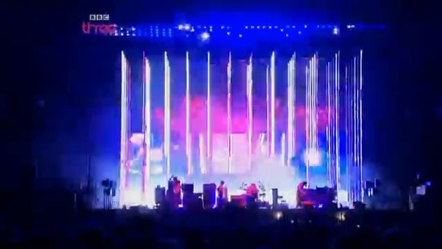 Radiohead - Paranoid Android - Live At Reading Festival 2009 смотреть онлайн