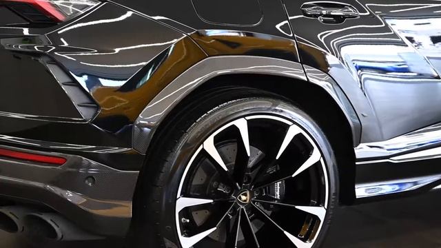 Lamborghini URUS 4.0T FSI V8 смотреть онлайн