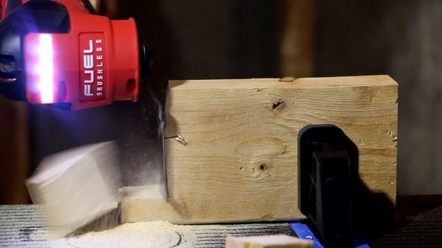 Best Oscillating Multi Tool? Dewalt vs Milwaukee M18 & M12 смотреть онлайн