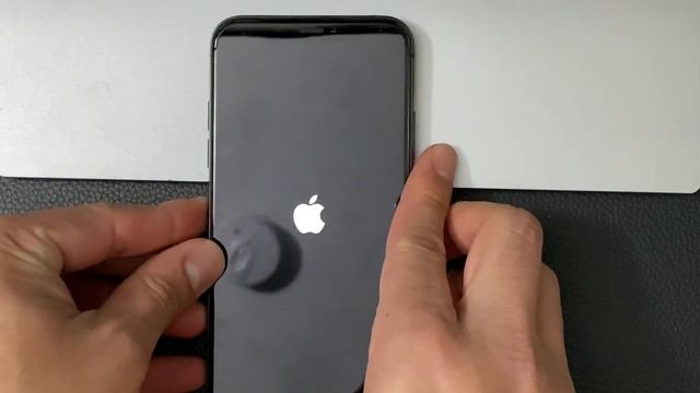 iPhone X Xs Xr How to Do Hard Reset смотреть онлайн