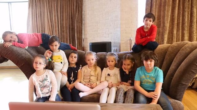 Детскую телепередачу "Волшебная кухня" комментируют ученики Талантино смотреть онлайн