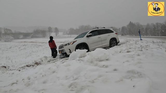 Snow Storm Car Stuck In SNOW @explorewithobed #snow #upstateny #india #usa #nyc #brazil #turkey
