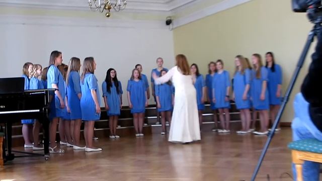 Meiteņu koris "Rīga" koru skatē 2014.g. 4. aprīlī смотреть онлайн