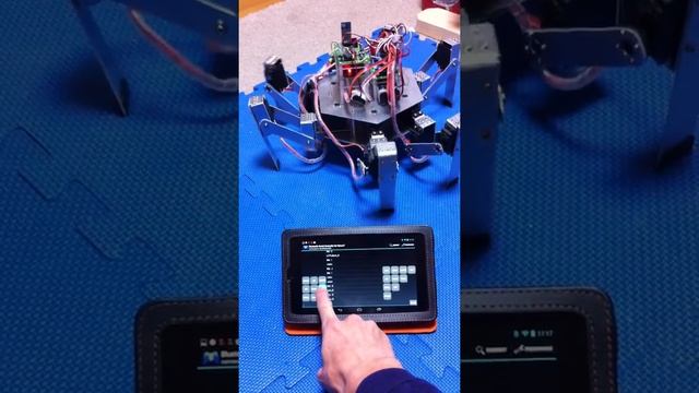 Hexapod controlled by Android App "Bluetooth Serial Controller N7" смотреть онлайн