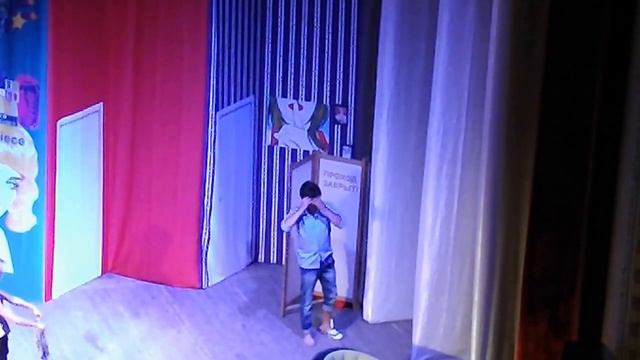 Пьяные школьницы соблазняют студента смотреть онлайн